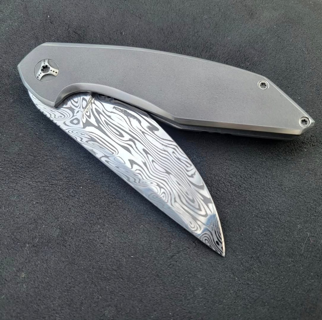 Gryphon - Compact Frostedge
