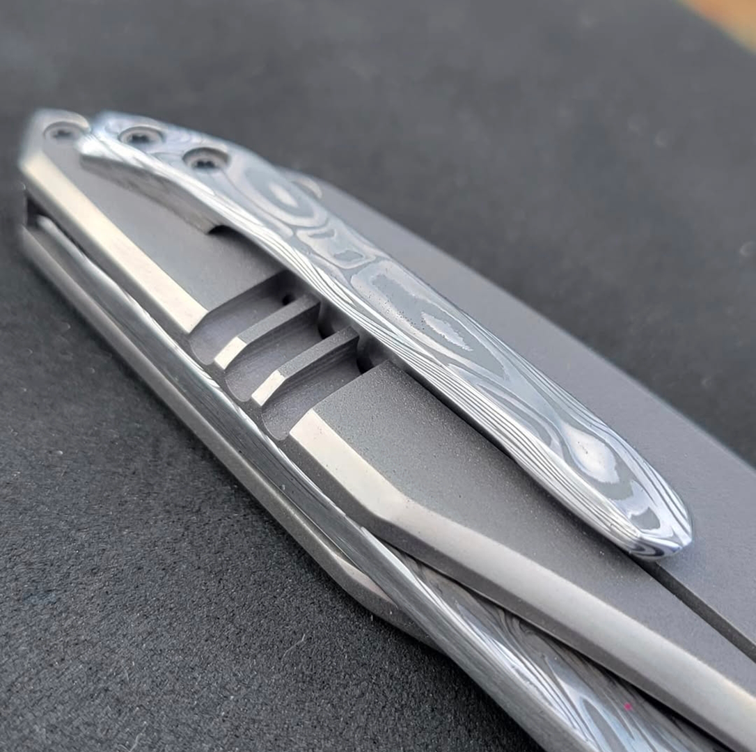 Gryphon - Compact Frostedge