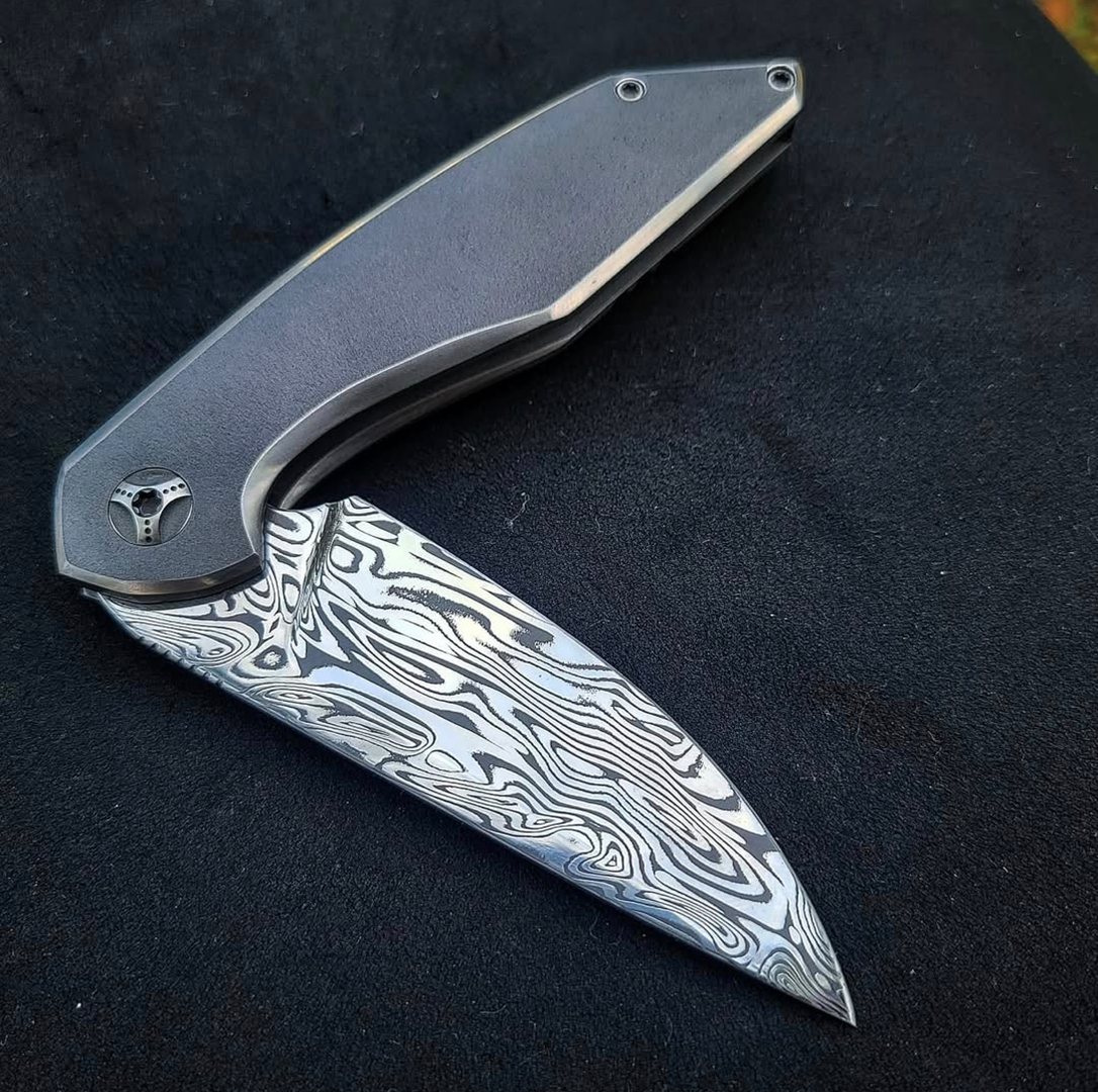 Gryphon - Compact Frostedge