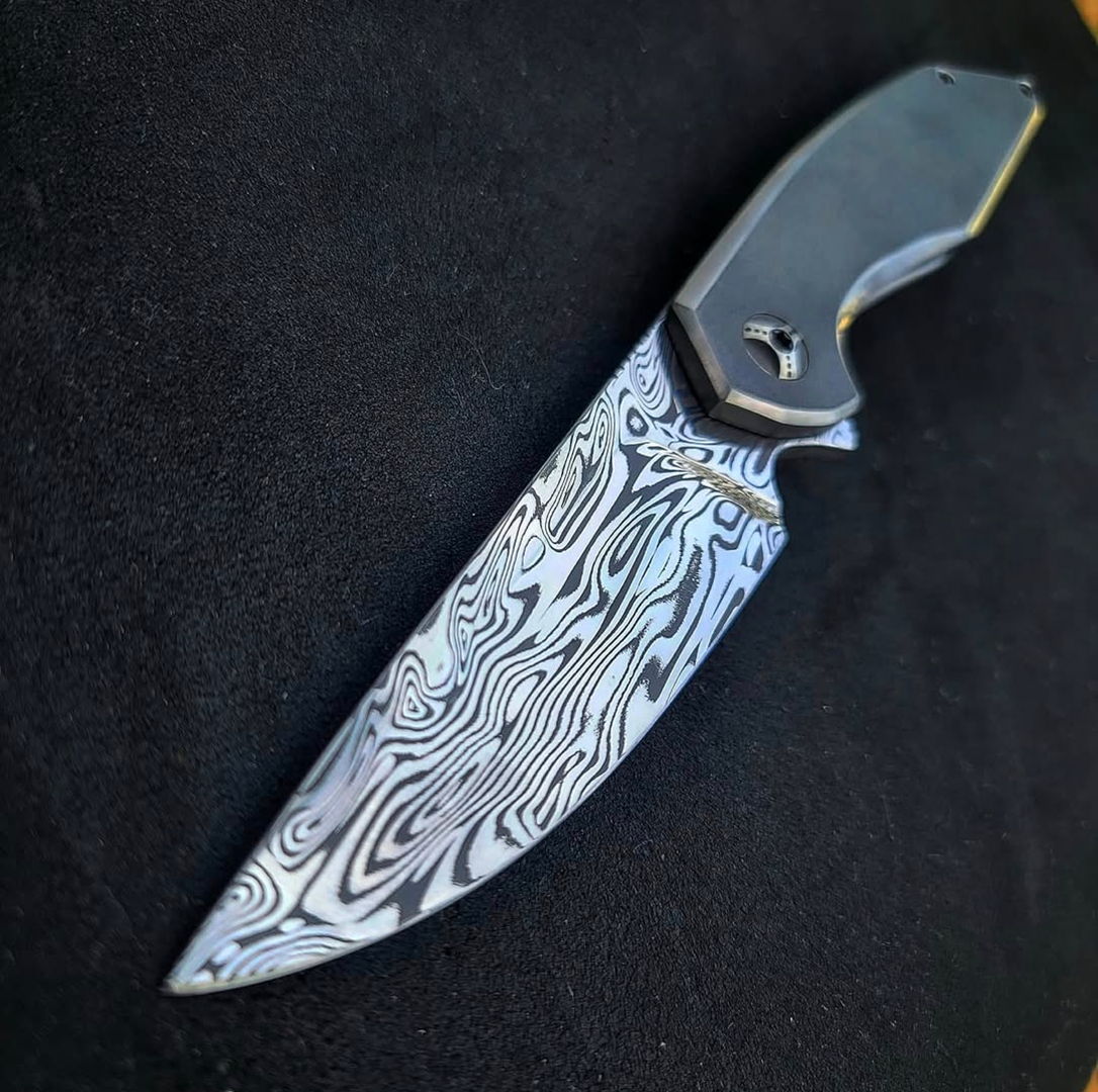 Gryphon - Compact Frostedge