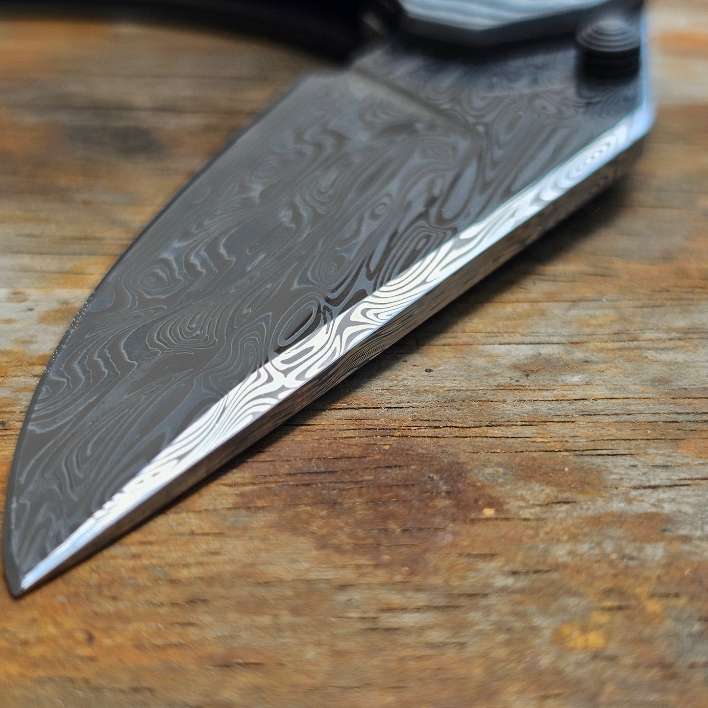 Tribute – Silver Burnt